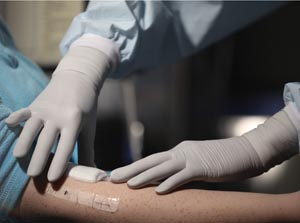 HALYARD STERLING NITRILE XAM GLOVE